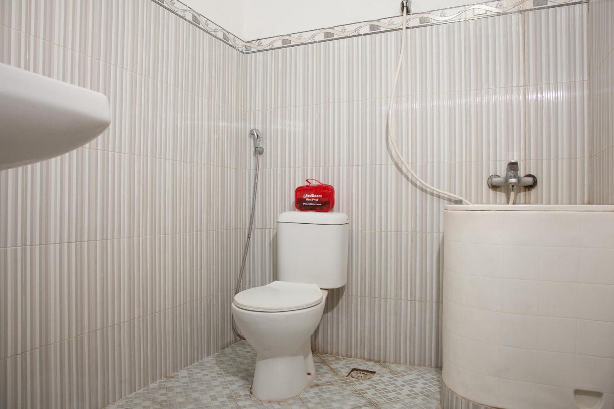 Reddoorz Near City Of Tomorrow Mall 泗水 外观 照片